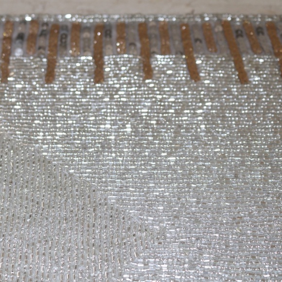 TAHARI HOME BEADED & SEQUINS CENTERPIECE TABLE RUNNER - 13x36 - NEW -SILVER/GOLD - Picture 3 of 7